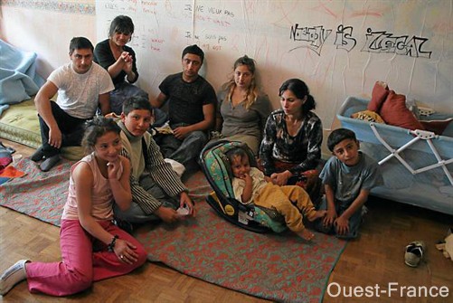 Au squat de la Roseraie, des familles arrivent encore